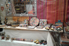 Braderie d'objets artisanaux africains à loubess marseille